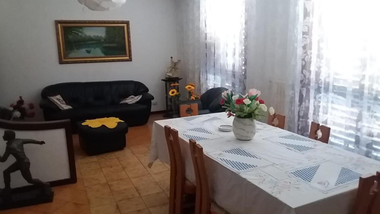 Bed and Breakfast Arcobaleno à Campagna Extérieur photo