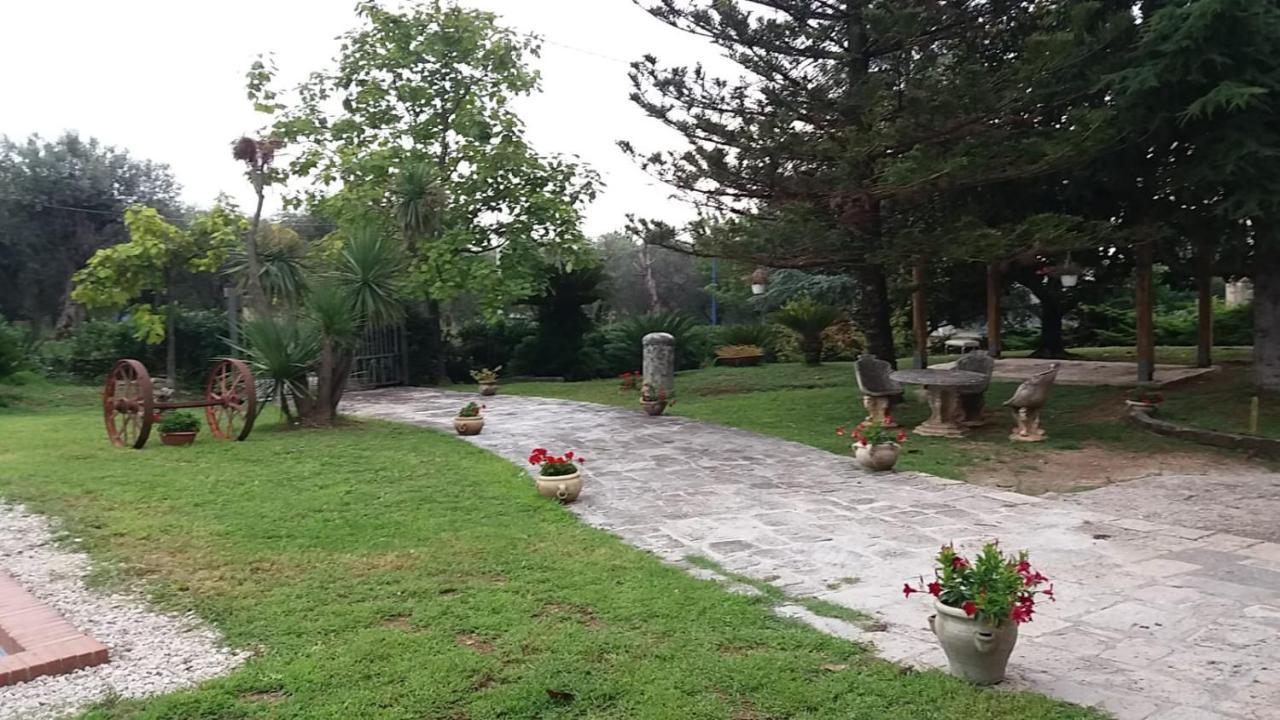 Bed and Breakfast Arcobaleno à Campagna Extérieur photo